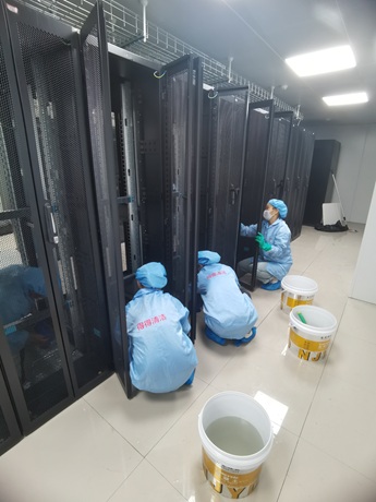 通信數(shù)據(jù)機(jī)房深度清潔