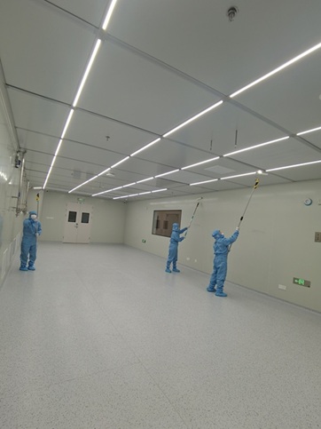 高端精密儀器千級(jí)超凈室深度清潔